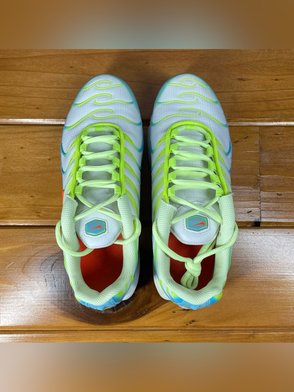 Nike Air Max Plus TN GS Size 6Y / Womens 7.5 White Blue Volt Orange CJ9930-400 - Picture 10 of 16